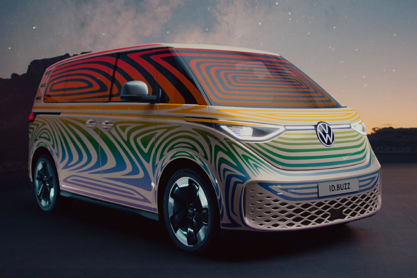 VOLKSWAGEN ID. BUZZ SURGE EM UM TEASER: A KOMBI ELÉTRICA ESTARÁ PRONTA EM 2022, foto 1