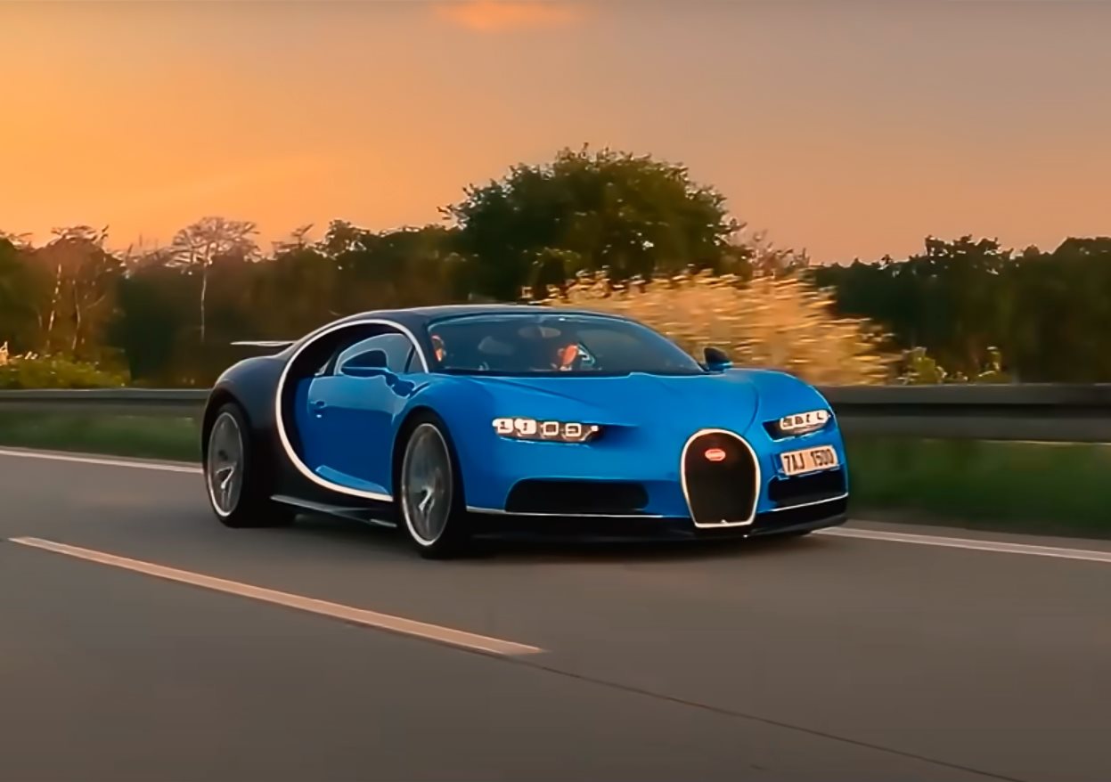 BUGATTI CHIRON ATINGE OS 414 KM/H EM UMA AUTOBAHN, foto 1