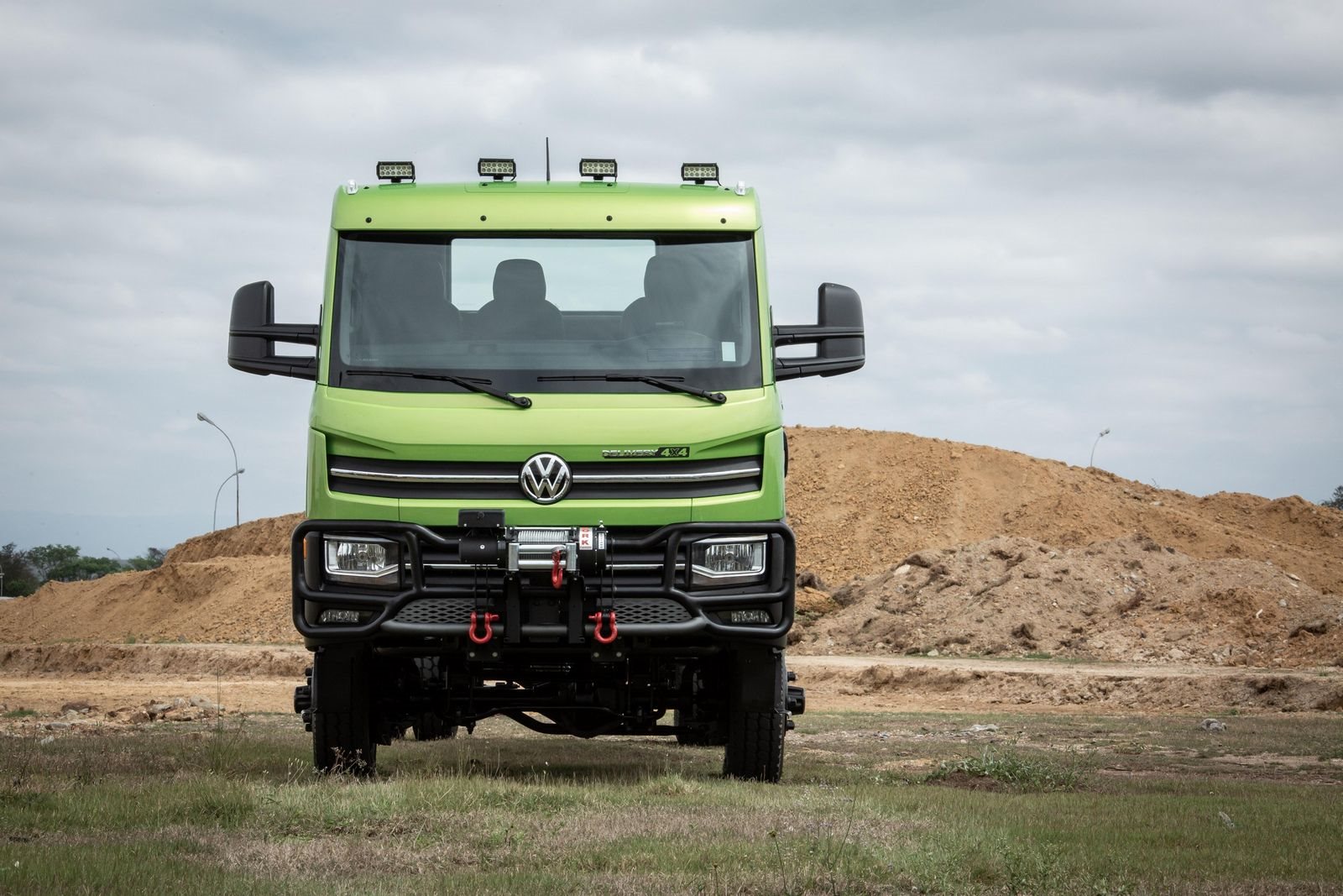 DELIVERY 11.180 4X4 GANHA CONTROLE DE TRAÇÃO, foto 1