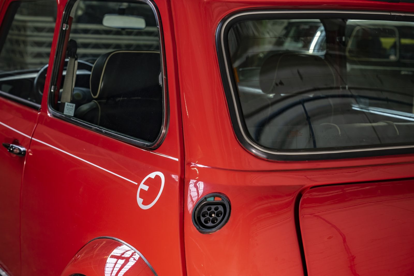 MODERNIZANDO O PASSADO: MINI ELETRIFICA MODELOS CLÁSSICOS NA FÁBRICA DE OXFORD, foto 16