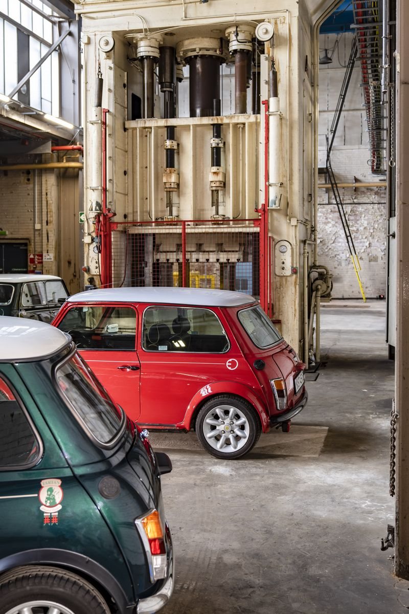 MODERNIZANDO O PASSADO: MINI ELETRIFICA MODELOS CLÁSSICOS NA FÁBRICA DE OXFORD, foto 27