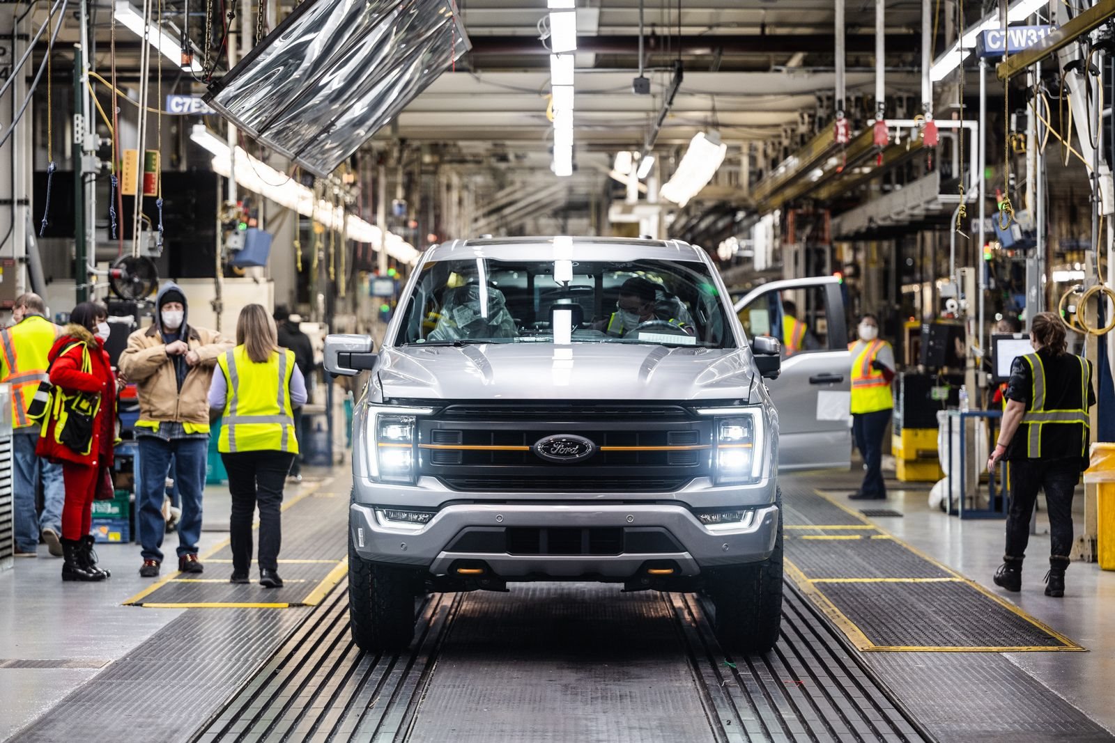 UMA MARCA HISTÓRICA ALCANÇADA: FORD FABRICOU A UNIDADE NÚMERO 40 MILHÕES DA BEM-SUCEDIDA SÉRIE F, foto 1