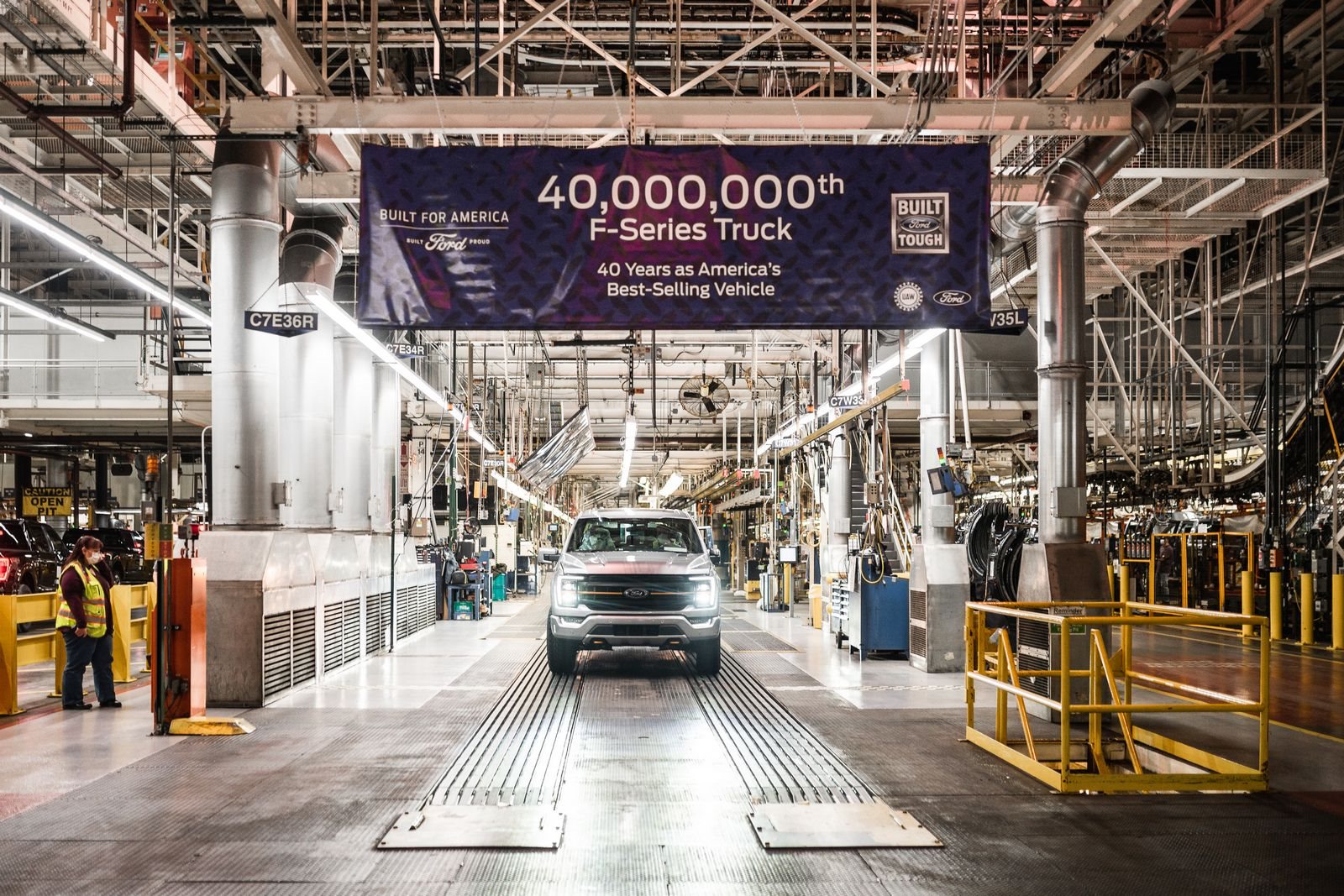 UMA MARCA HISTÓRICA ALCANÇADA: FORD FABRICOU A UNIDADE NÚMERO 40 MILHÕES DA BEM-SUCEDIDA SÉRIE F, foto 2