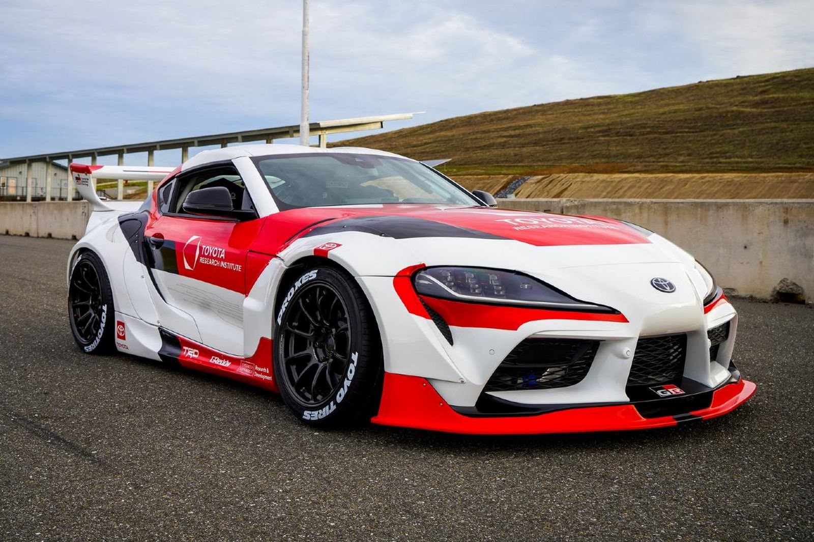 UM TOYOTA SUPRA AUTÔNOMO CAPAZ DE FAZER DRIFT, foto 1