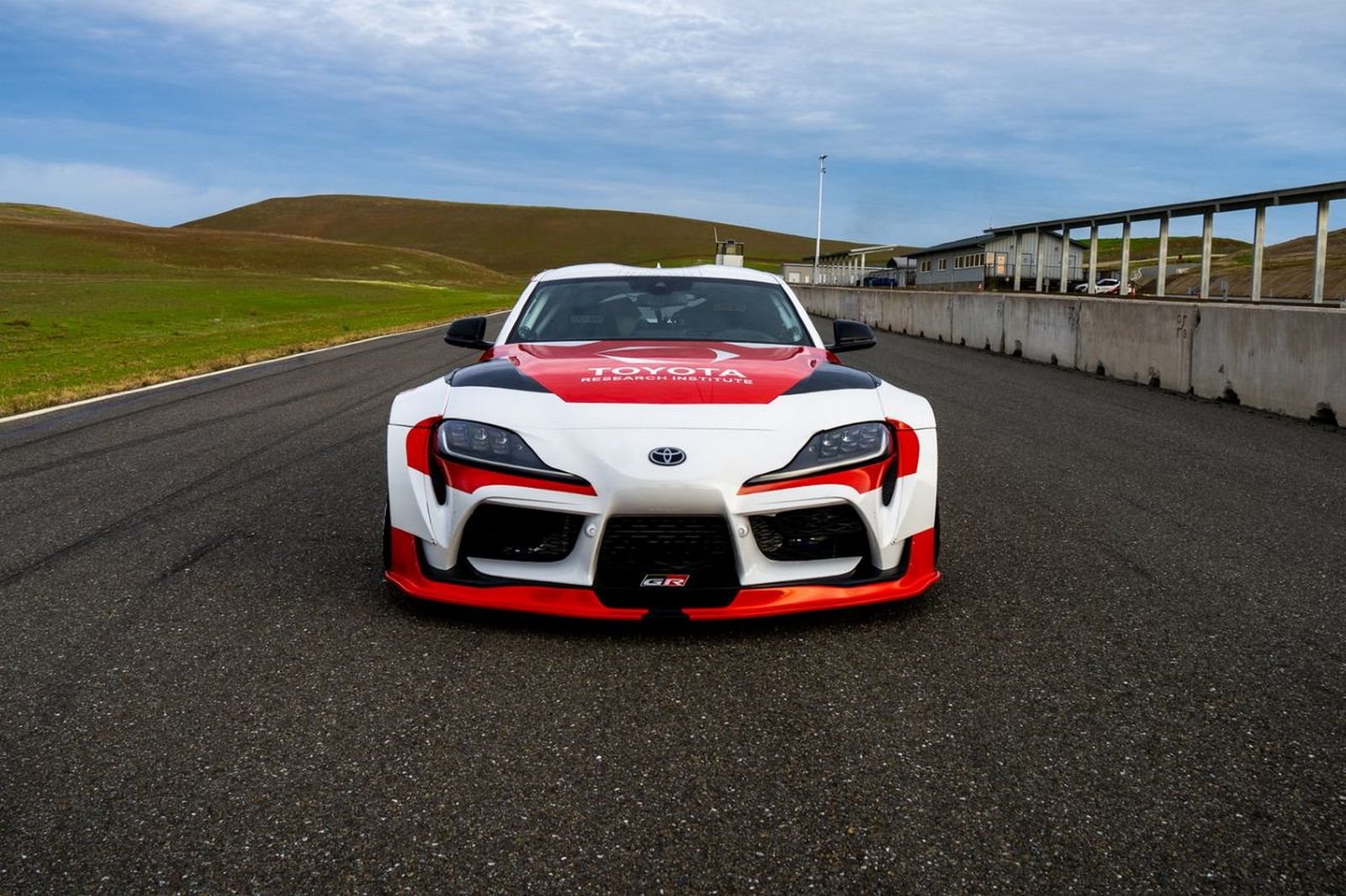 UM TOYOTA SUPRA AUTÔNOMO CAPAZ DE FAZER DRIFT, foto 2