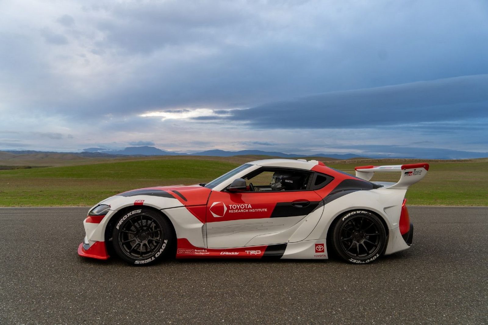 UM TOYOTA SUPRA AUTÔNOMO CAPAZ DE FAZER DRIFT, foto 4