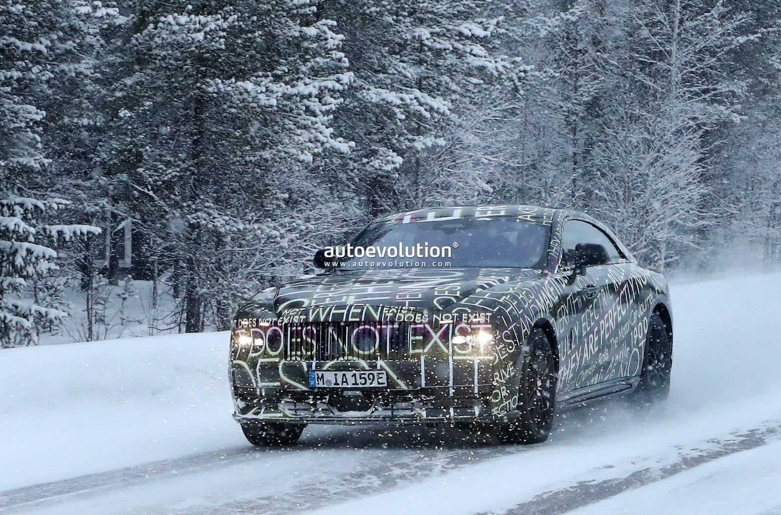 NOVO ROLLS-ROYCE SPECTRE TESTA SUA AUTONOMIA NO FRIO DO NORTE DA EUROPA, foto 2