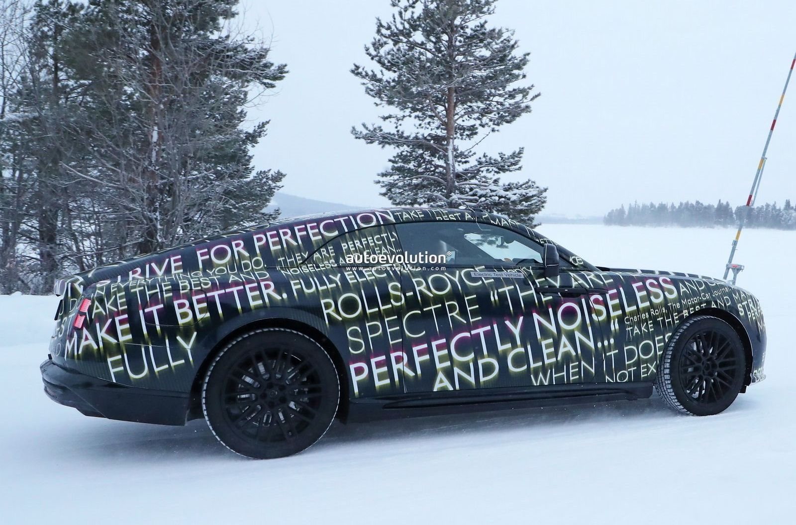 NOVO ROLLS-ROYCE SPECTRE TESTA SUA AUTONOMIA NO FRIO DO NORTE DA EUROPA, foto 23