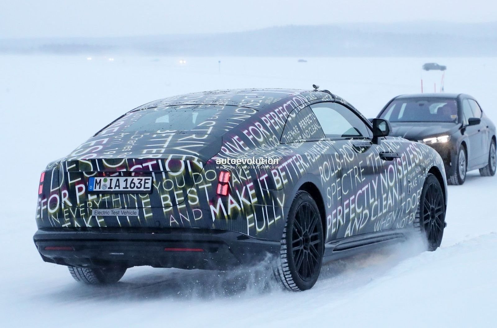 NOVO ROLLS-ROYCE SPECTRE TESTA SUA AUTONOMIA NO FRIO DO NORTE DA EUROPA, foto 27
