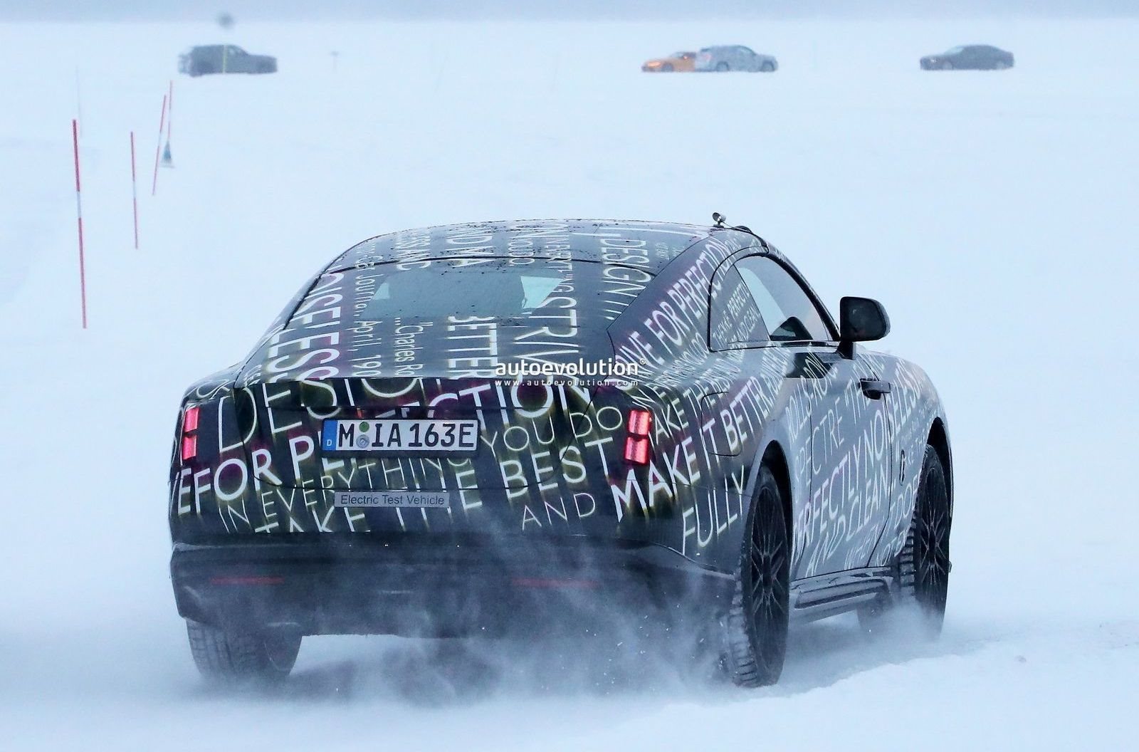NOVO ROLLS-ROYCE SPECTRE TESTA SUA AUTONOMIA NO FRIO DO NORTE DA EUROPA, foto 30