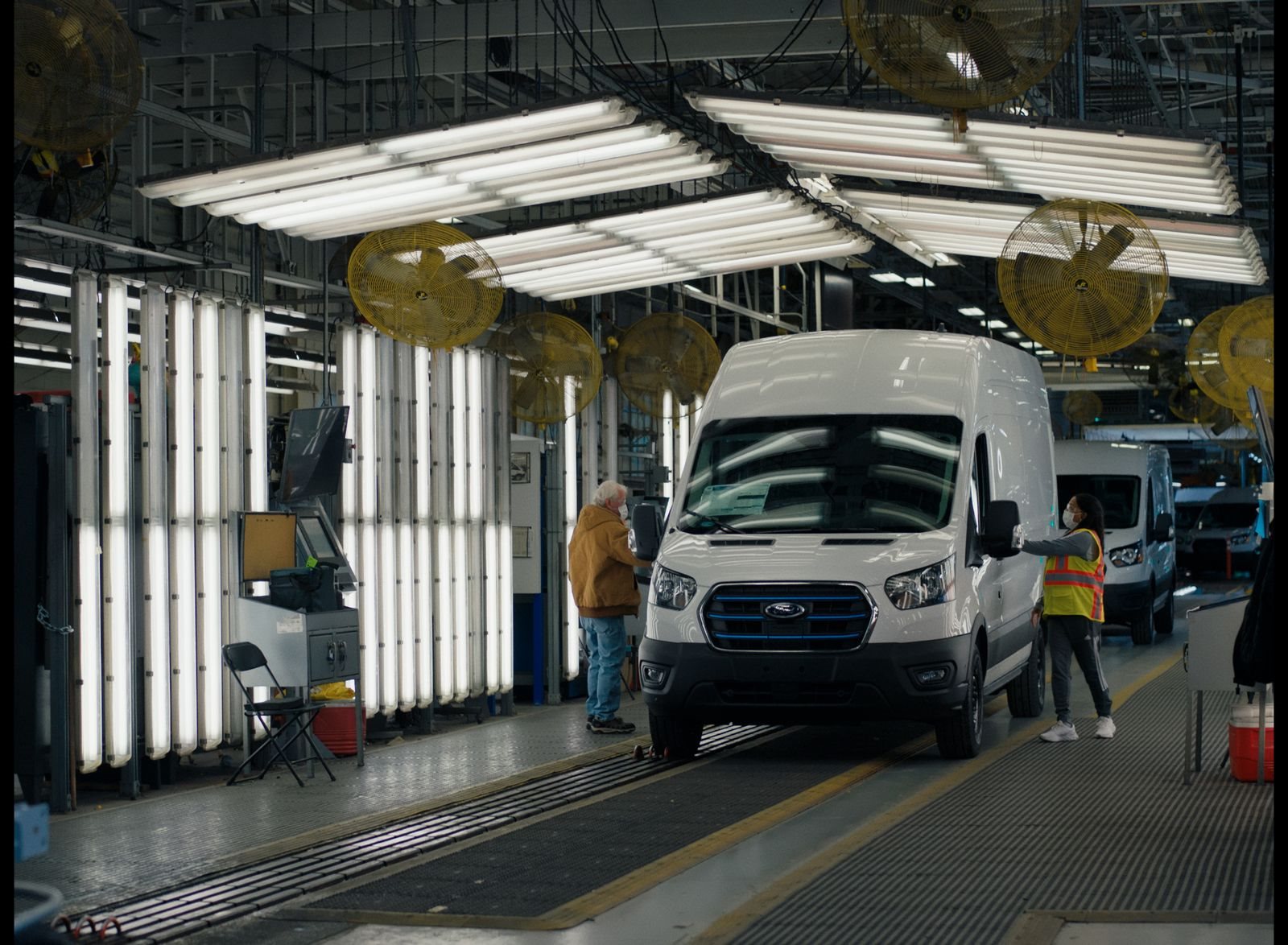 FORD INICIA A ENTREGA DA E-TRANSIT NA AMÉRICA DO NORTE E TRABALHA PARA AUMENTAR A PRODUÇÃO, foto 11