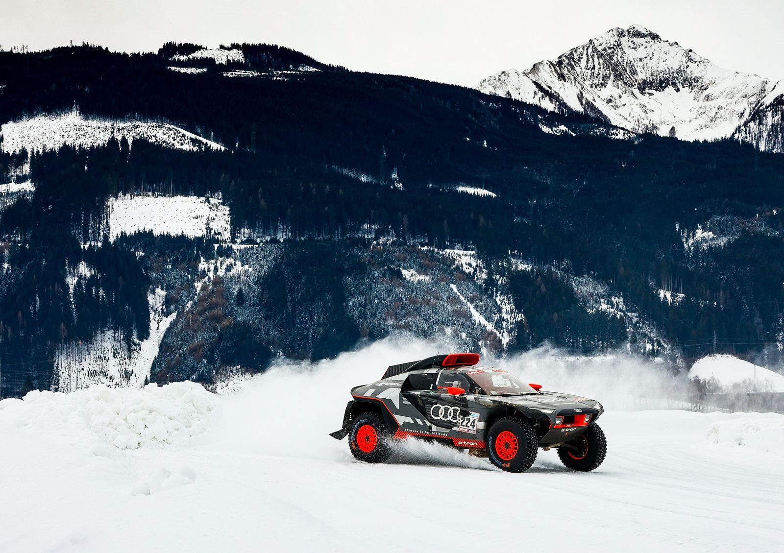 KEN BLOCK ASSUME O COMANDO DO AUDI RS Q E-TRON, foto 3