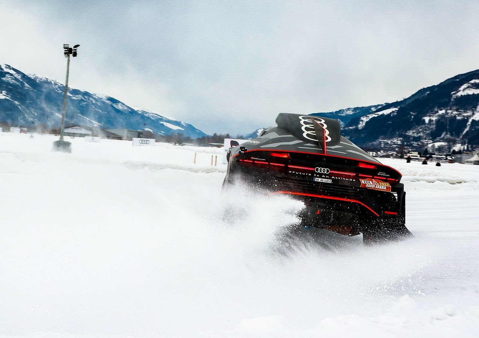 KEN BLOCK ASSUME O COMANDO DO AUDI RS Q E-TRON, foto 5