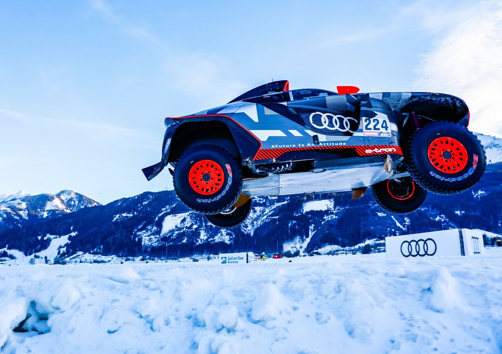 KEN BLOCK ASSUME O COMANDO DO AUDI RS Q E-TRON, foto 12