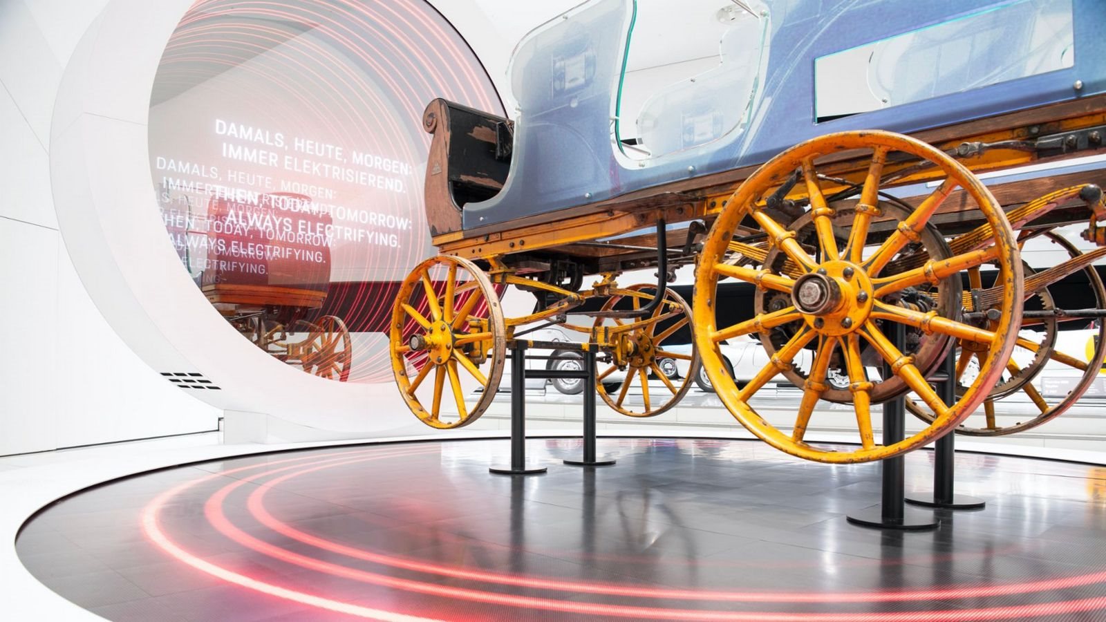 UMA VIAGEM AO PASSADO NO MUSEU PORSCHE COM O ‘FUTURE HERITAGE PORTAL’, foto 2