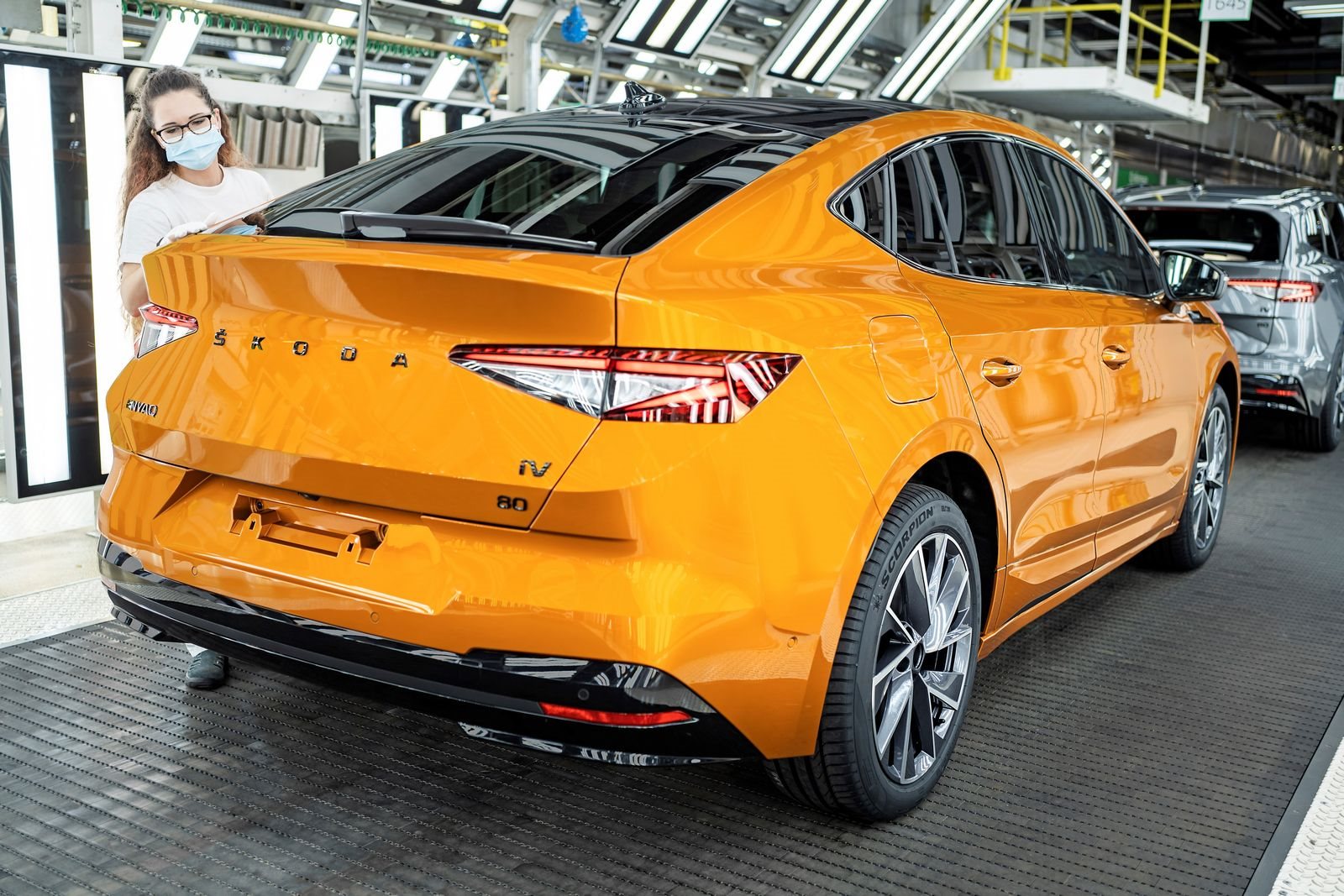 SKODA INICIA A PRODUÇÃO EM SÉRIE DO ENYAQ COUPE iV EM SUA PLANTA PRINCIPAL DE MLADÁ BOLESLAV, foto 2