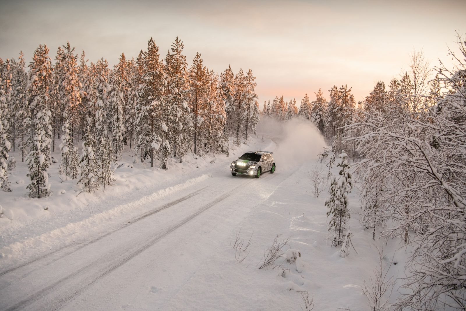 A NOVA GERAÇÃO DO SKODA FABIA RALLY2 SENDO TESTADA NO INVERNO EXTREMO, foto 2