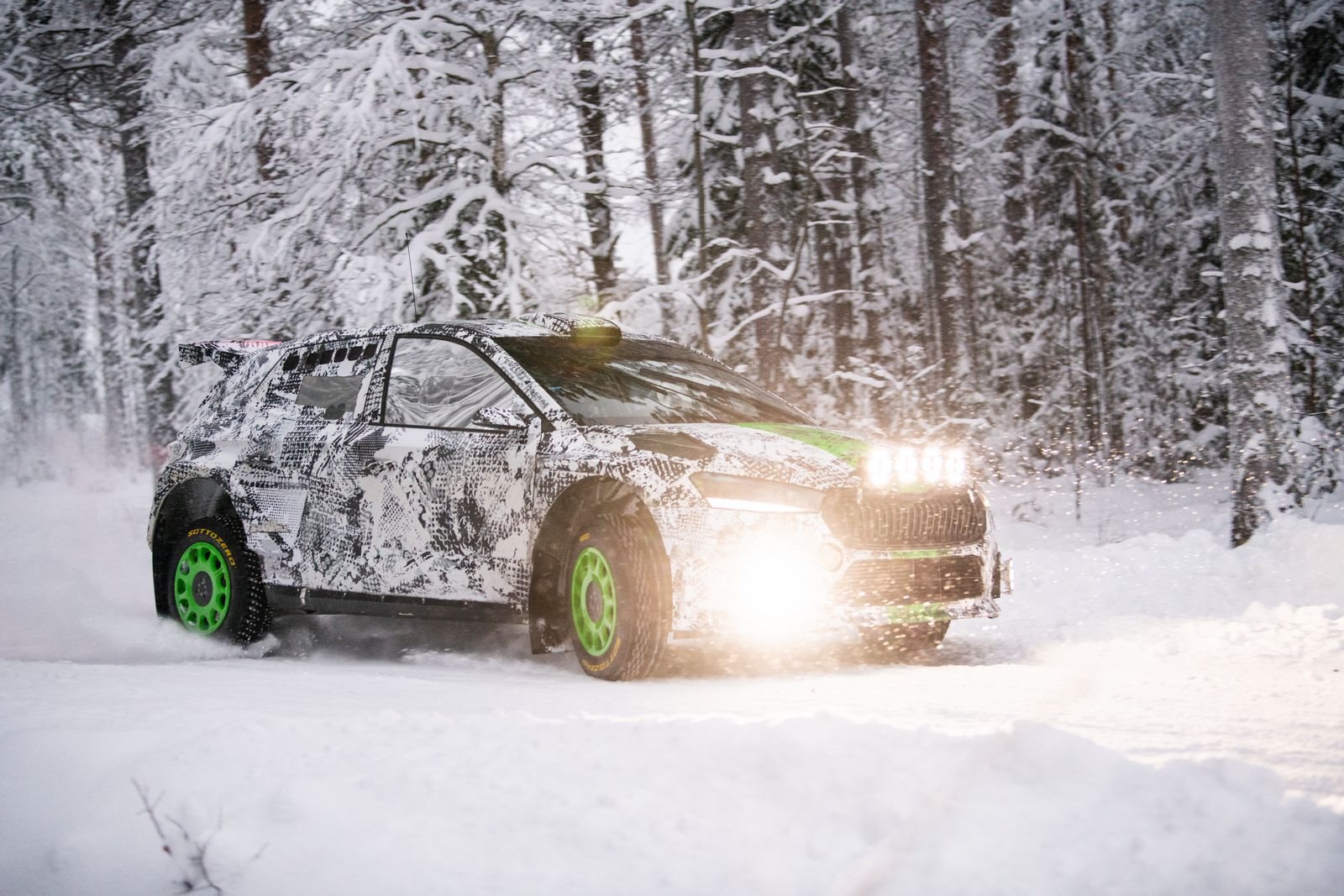 A NOVA GERAÇÃO DO SKODA FABIA RALLY2 SENDO TESTADA NO INVERNO EXTREMO, foto 3