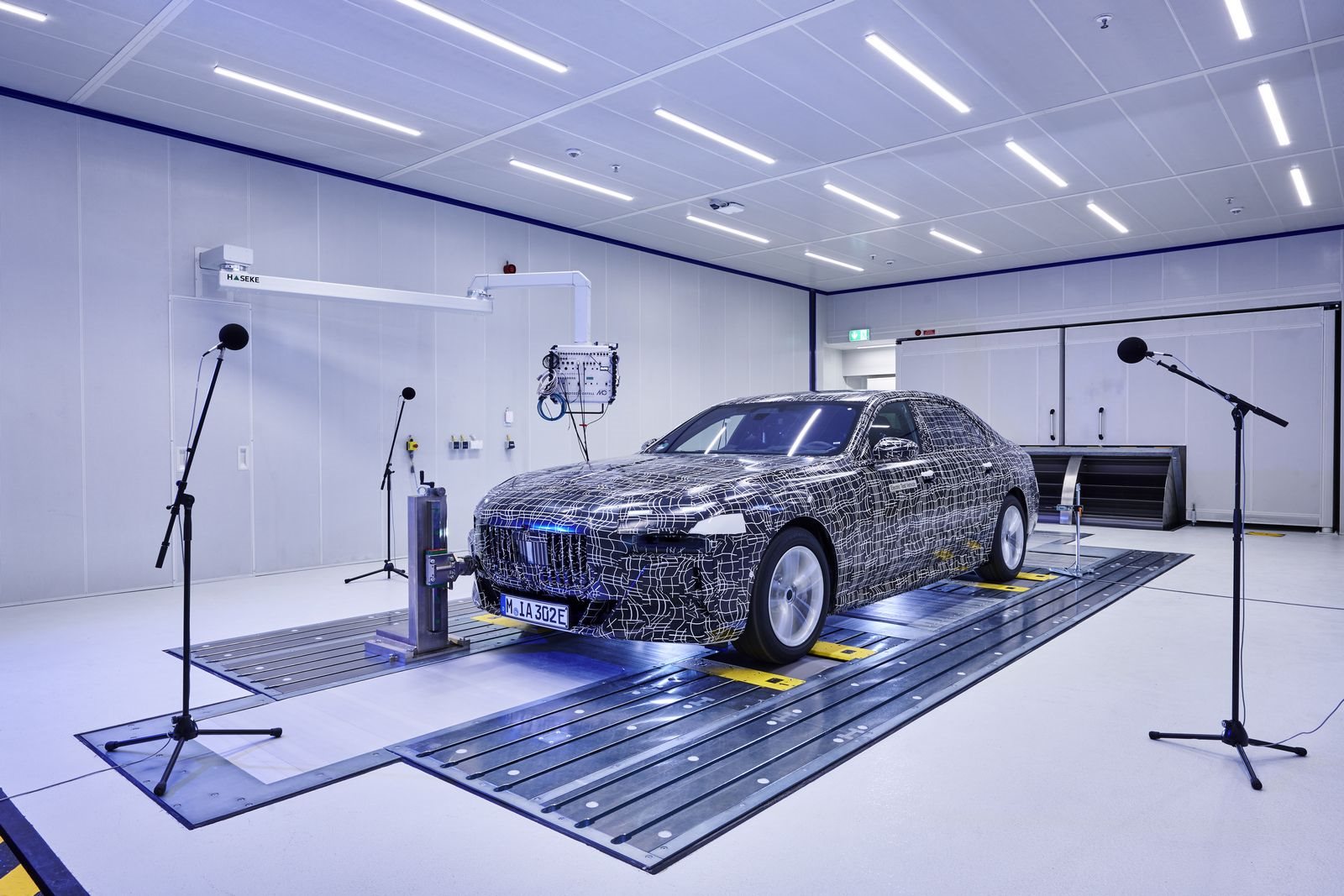 BMW i7 2022 VOLTA A APARECER EM UM NOVO TEASER, foto 1