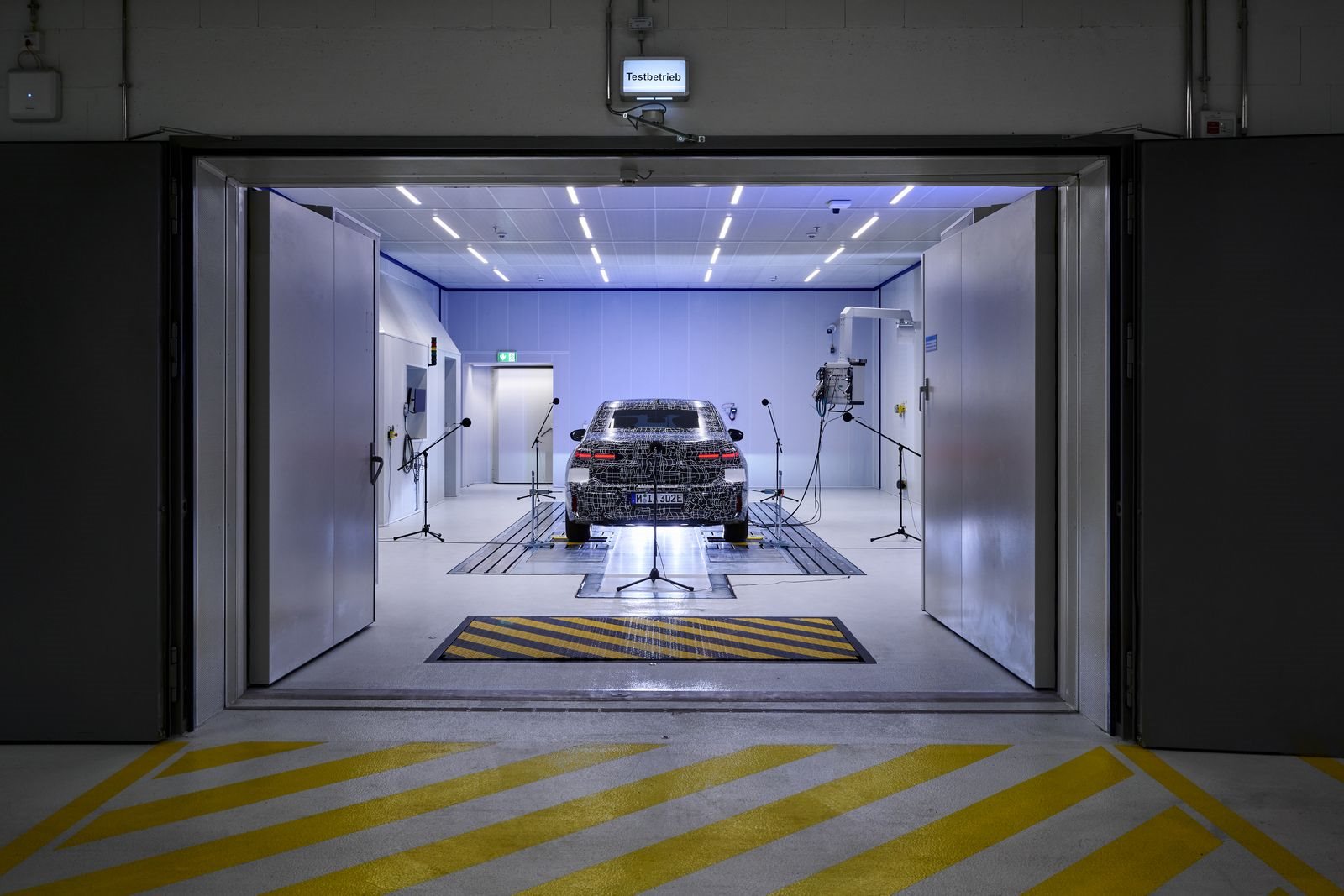 BMW i7 2022 VOLTA A APARECER EM UM NOVO TEASER, foto 3