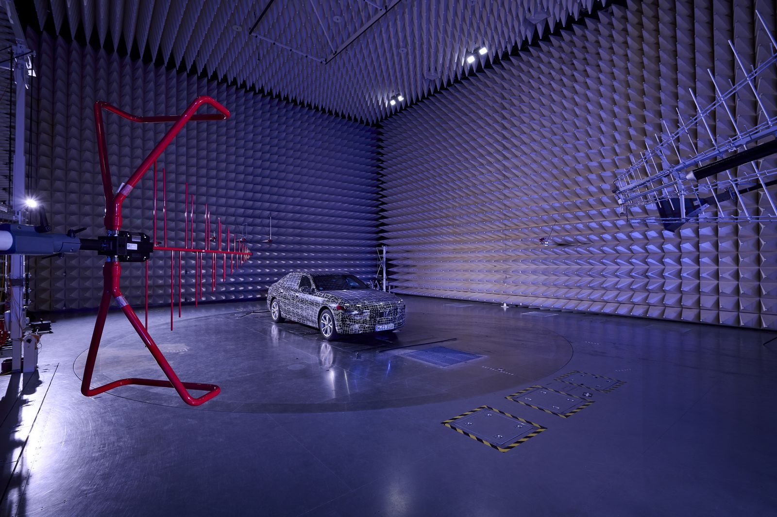 BMW i7 2022 VOLTA A APARECER EM UM NOVO TEASER, foto 16