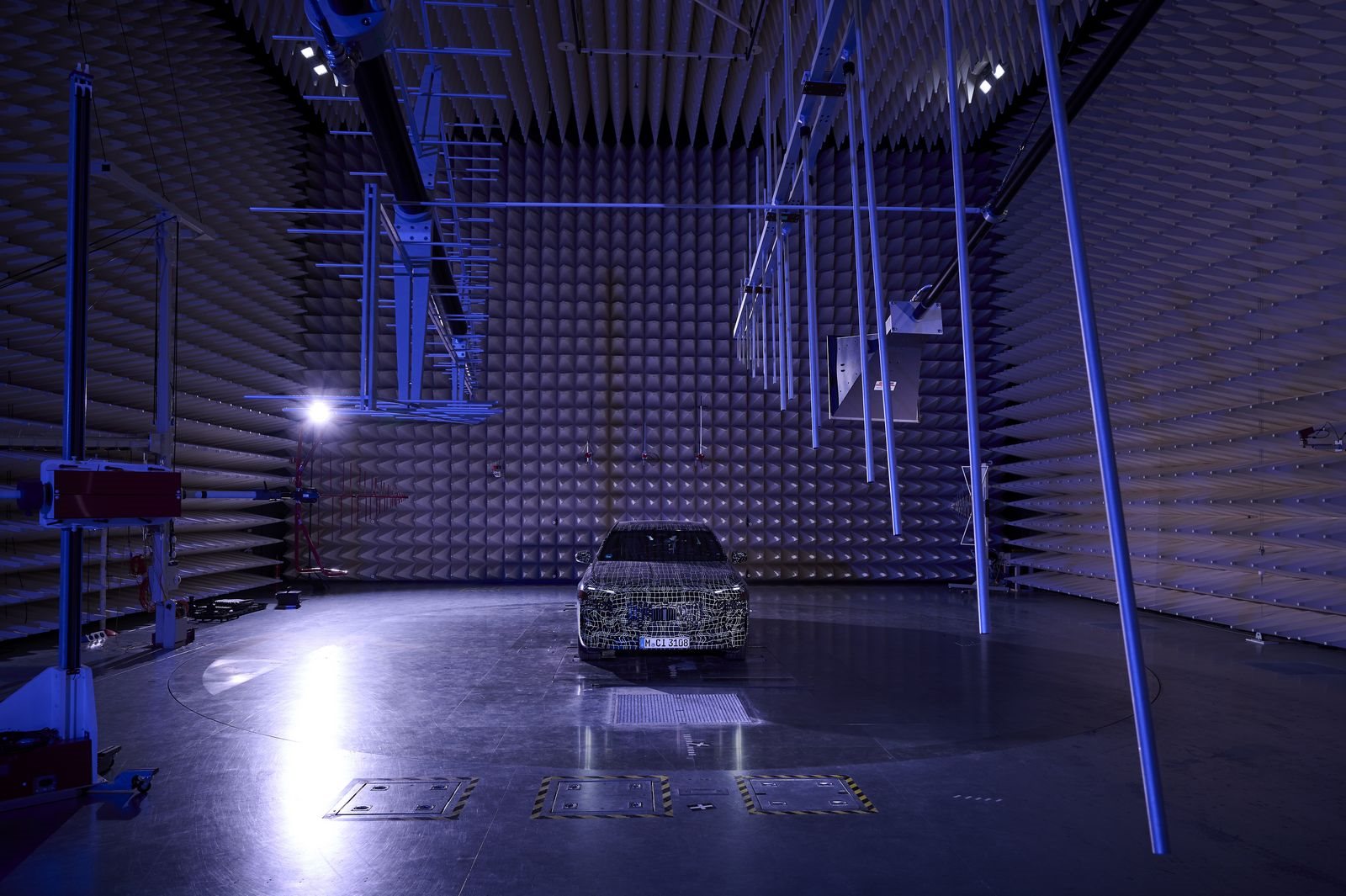 BMW i7 2022 VOLTA A APARECER EM UM NOVO TEASER, foto 17