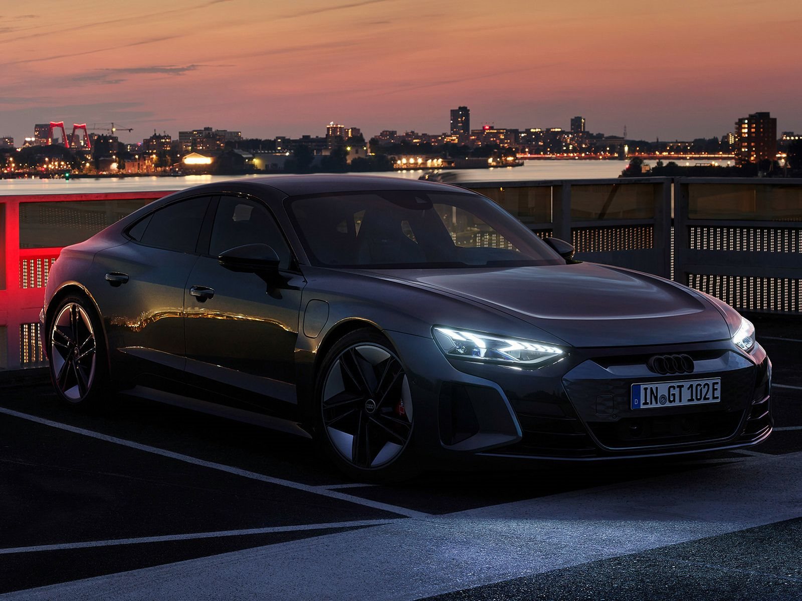 OS SISTEMAS DE ILUMINAÇÃO NO AUDI E-TRON GT, foto 1