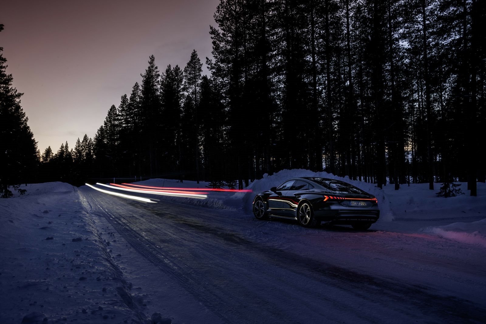OS SISTEMAS DE ILUMINAÇÃO NO AUDI E-TRON GT, foto 4