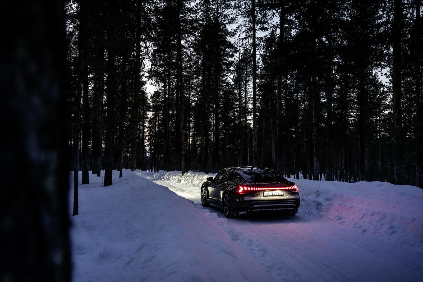 OS SISTEMAS DE ILUMINAÇÃO NO AUDI E-TRON GT, foto 10