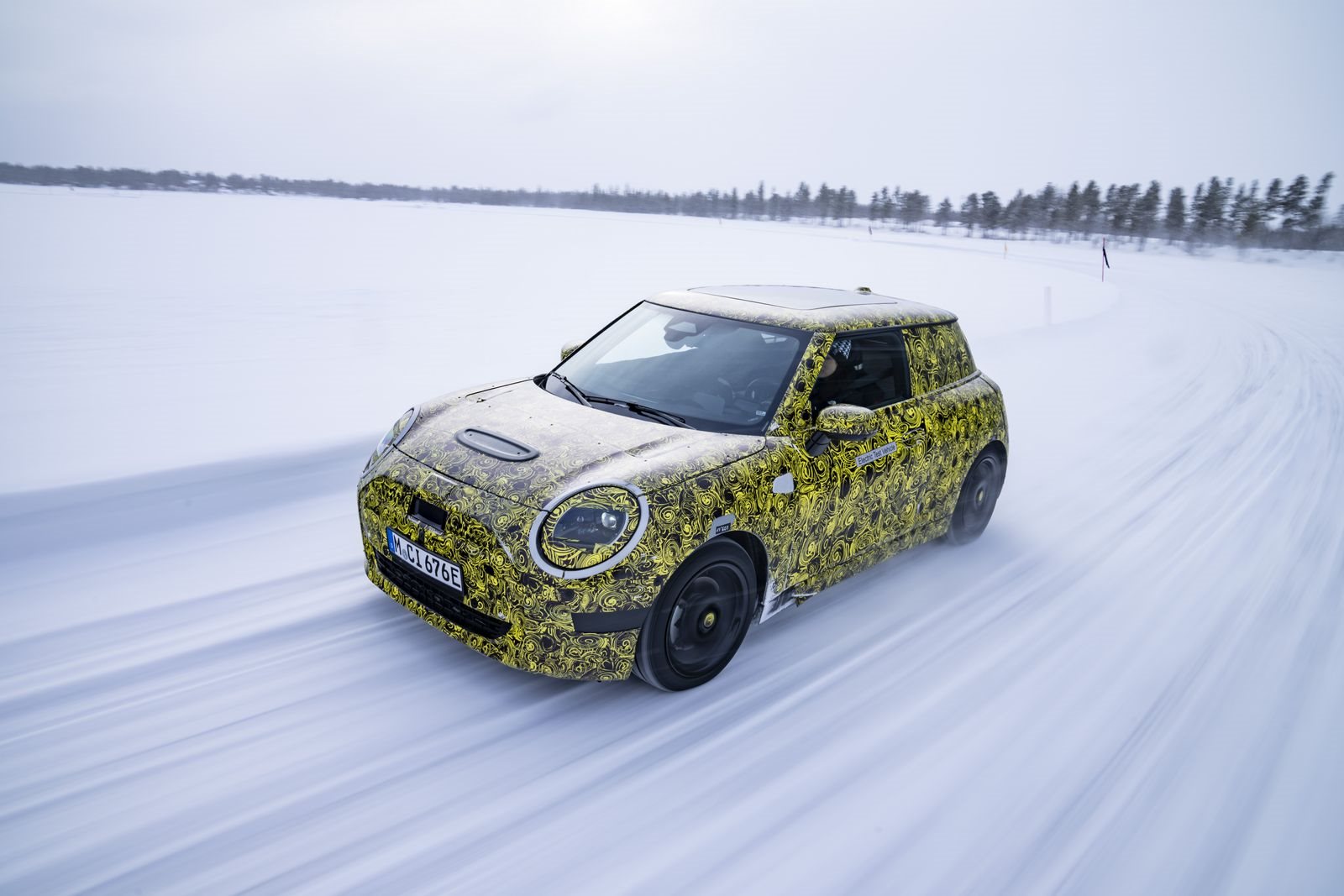 TOTALMENTE ELÉTRICO E REPLETO DE DIVERSÃO AO VOLANTE: O FUTURO MINI 3 PORTAS NA NEVE E NO GELO, foto 8