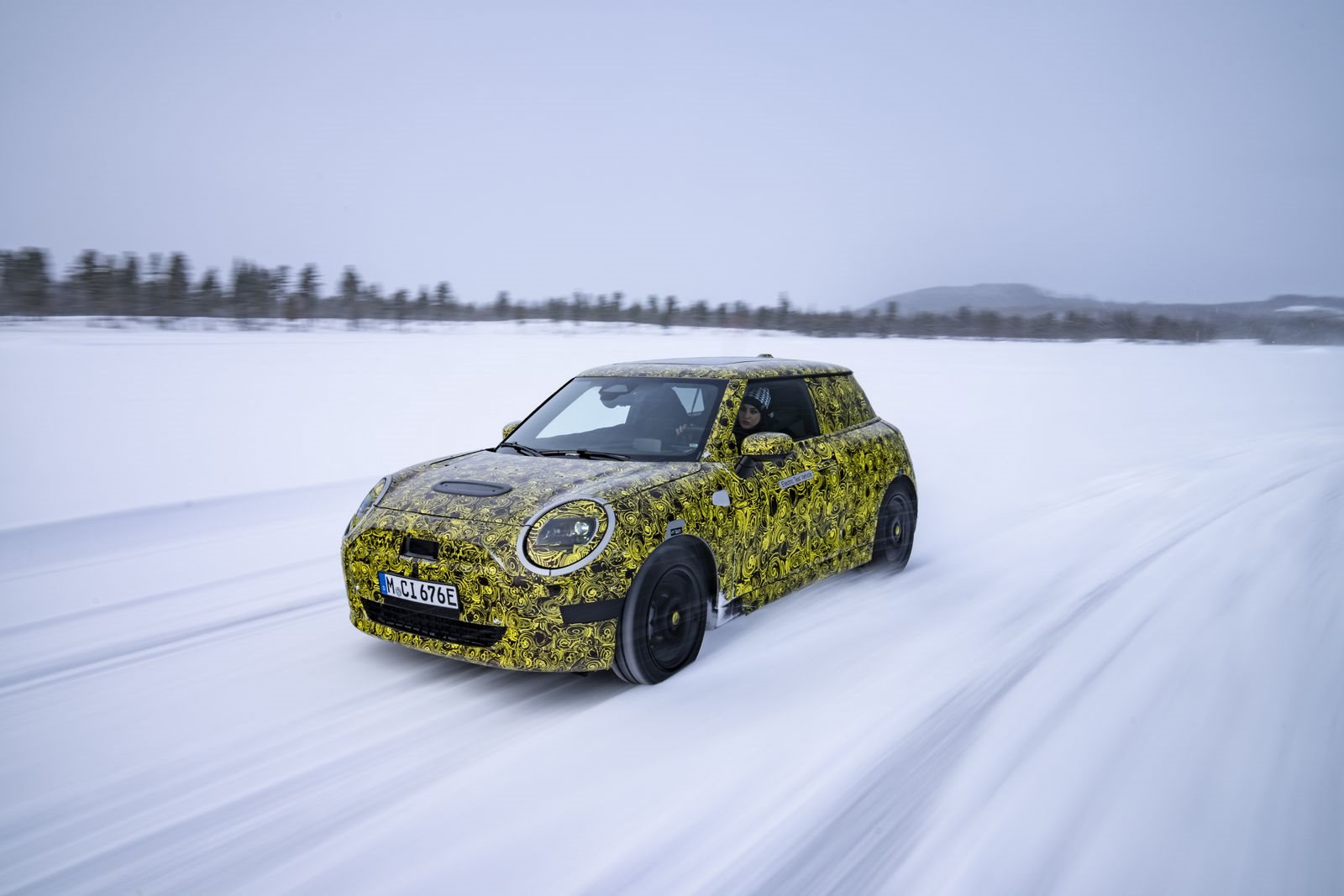 TOTALMENTE ELÉTRICO E REPLETO DE DIVERSÃO AO VOLANTE: O FUTURO MINI 3 PORTAS NA NEVE E NO GELO, foto 10