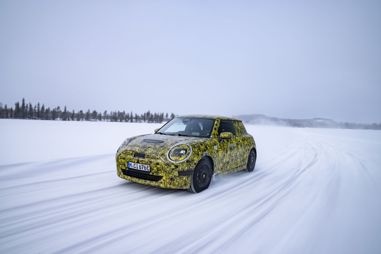 TOTALMENTE ELÉTRICO E REPLETO DE DIVERSÃO AO VOLANTE: O FUTURO MINI 3 PORTAS NA NEVE E NO GELO, foto 12