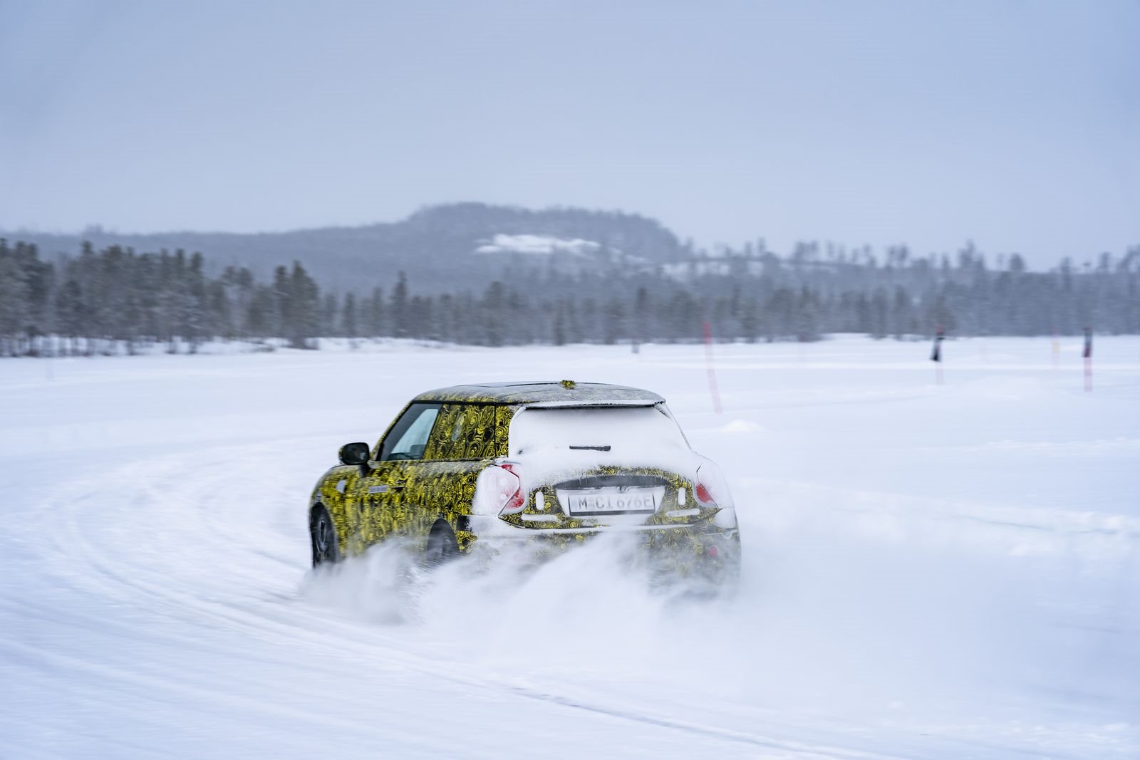 TOTALMENTE ELÉTRICO E REPLETO DE DIVERSÃO AO VOLANTE: O FUTURO MINI 3 PORTAS NA NEVE E NO GELO, foto 25