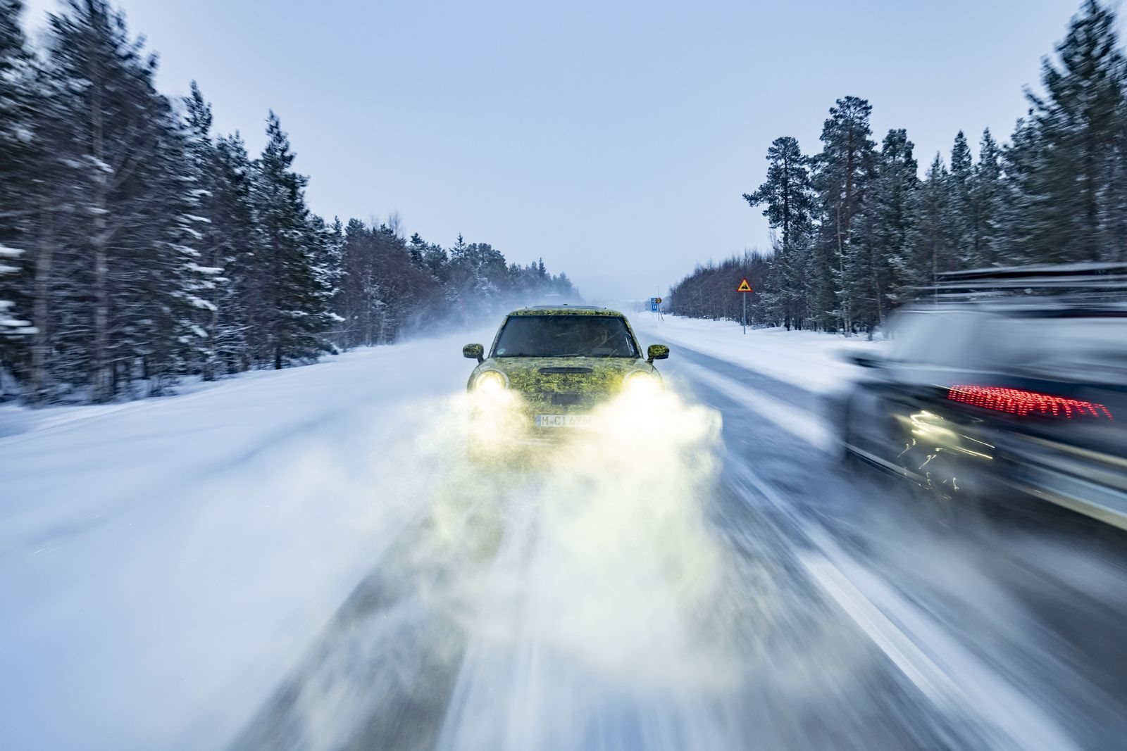 TOTALMENTE ELÉTRICO E REPLETO DE DIVERSÃO AO VOLANTE: O FUTURO MINI 3 PORTAS NA NEVE E NO GELO, foto 36