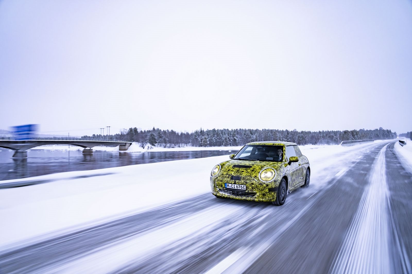 TOTALMENTE ELÉTRICO E REPLETO DE DIVERSÃO AO VOLANTE: O FUTURO MINI 3 PORTAS NA NEVE E NO GELO, foto 38