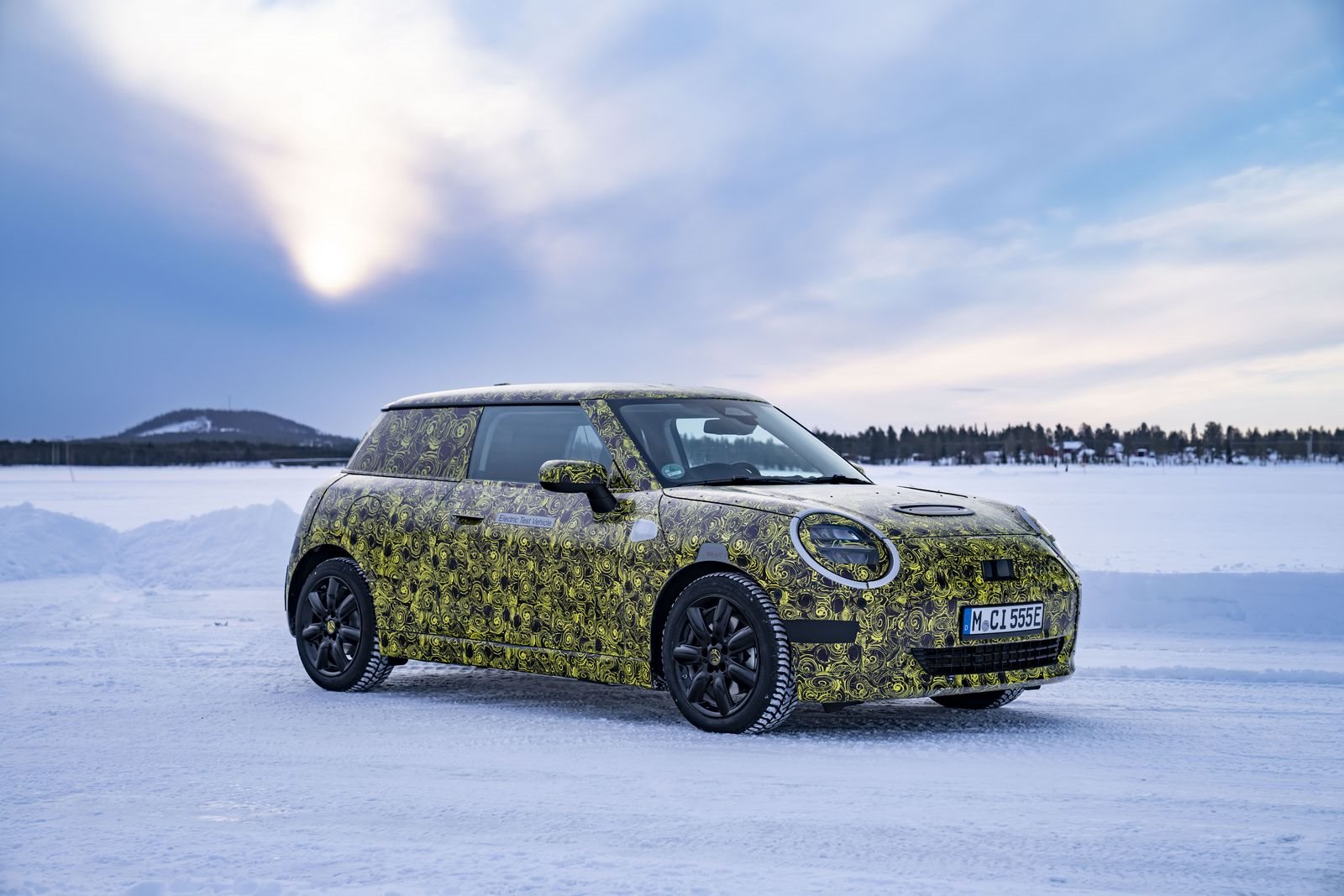 TOTALMENTE ELÉTRICO E REPLETO DE DIVERSÃO AO VOLANTE: O FUTURO MINI 3 PORTAS NA NEVE E NO GELO, foto 40