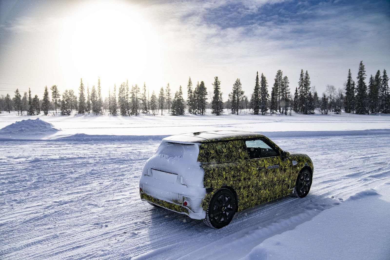 TOTALMENTE ELÉTRICO E REPLETO DE DIVERSÃO AO VOLANTE: O FUTURO MINI 3 PORTAS NA NEVE E NO GELO, foto 43