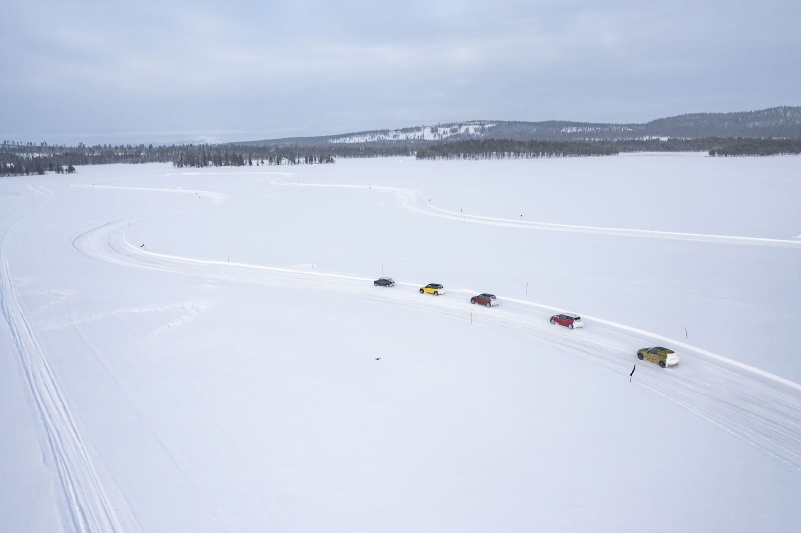 TOTALMENTE ELÉTRICO E REPLETO DE DIVERSÃO AO VOLANTE: O FUTURO MINI 3 PORTAS NA NEVE E NO GELO, foto 73