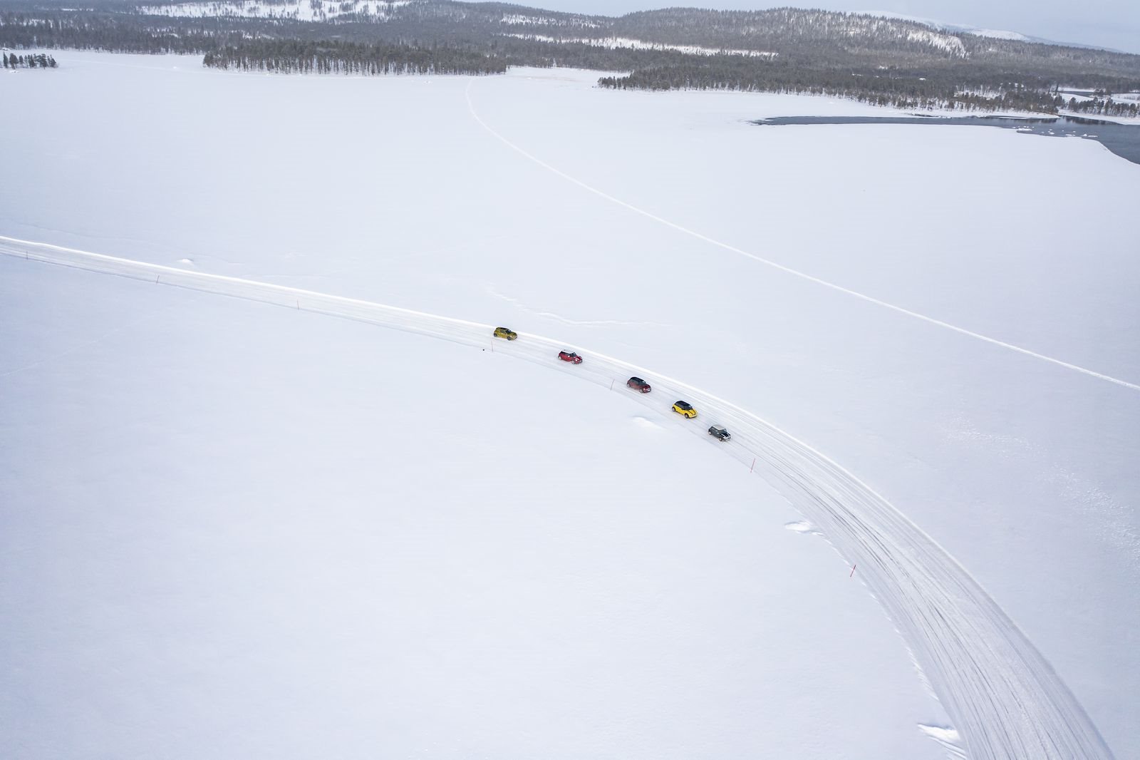 TOTALMENTE ELÉTRICO E REPLETO DE DIVERSÃO AO VOLANTE: O FUTURO MINI 3 PORTAS NA NEVE E NO GELO, foto 77
