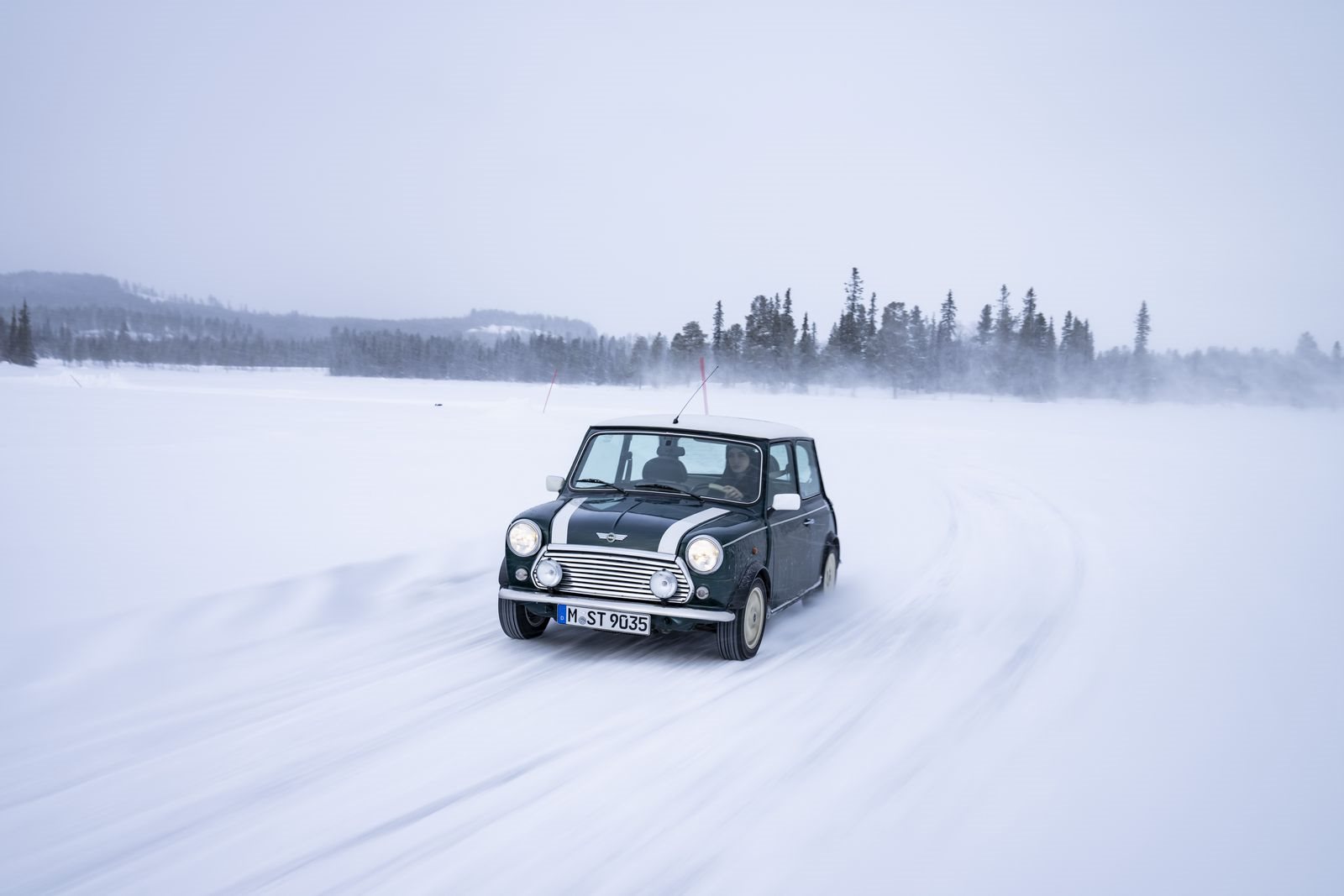TOTALMENTE ELÉTRICO E REPLETO DE DIVERSÃO AO VOLANTE: O FUTURO MINI 3 PORTAS NA NEVE E NO GELO, foto 78