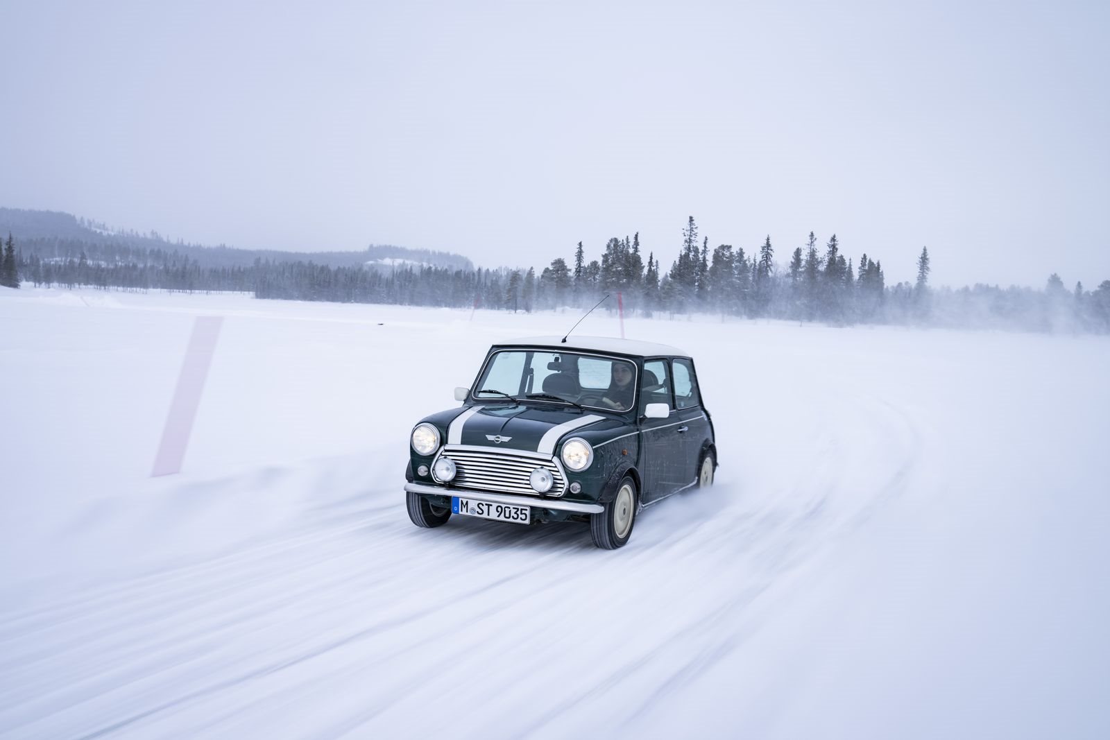 TOTALMENTE ELÉTRICO E REPLETO DE DIVERSÃO AO VOLANTE: O FUTURO MINI 3 PORTAS NA NEVE E NO GELO, foto 79