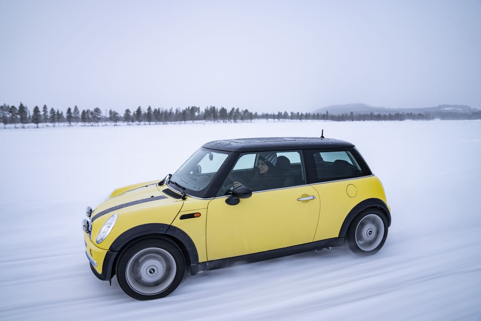 TOTALMENTE ELÉTRICO E REPLETO DE DIVERSÃO AO VOLANTE: O FUTURO MINI 3 PORTAS NA NEVE E NO GELO, foto 87