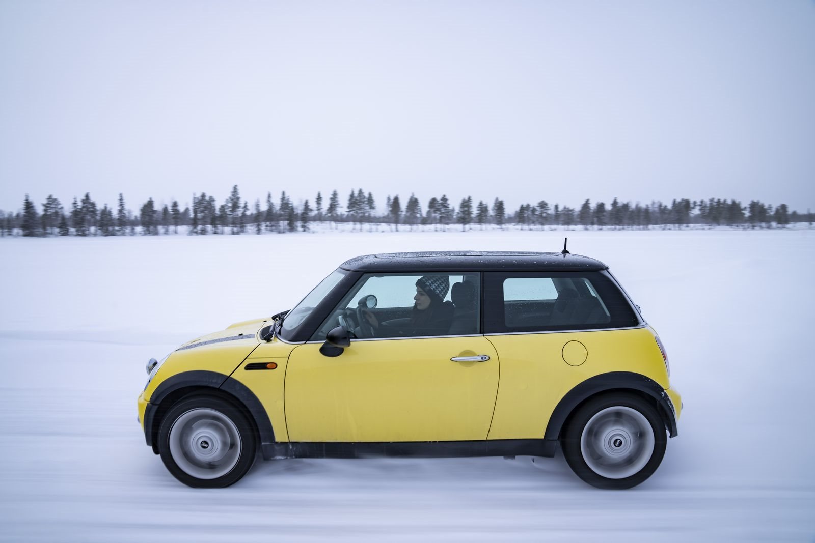 TOTALMENTE ELÉTRICO E REPLETO DE DIVERSÃO AO VOLANTE: O FUTURO MINI 3 PORTAS NA NEVE E NO GELO, foto 88