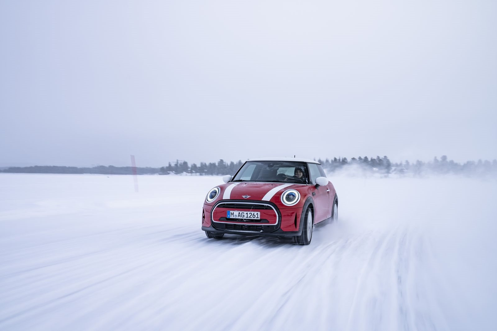 TOTALMENTE ELÉTRICO E REPLETO DE DIVERSÃO AO VOLANTE: O FUTURO MINI 3 PORTAS NA NEVE E NO GELO, foto 96