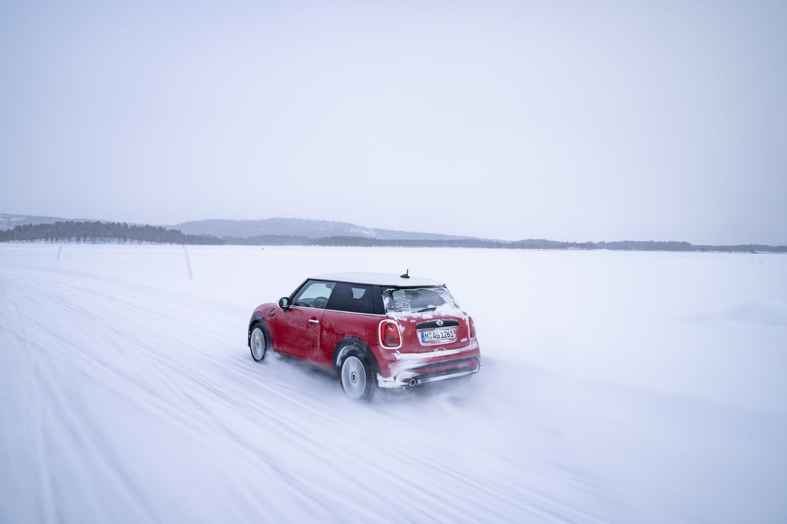 TOTALMENTE ELÉTRICO E REPLETO DE DIVERSÃO AO VOLANTE: O FUTURO MINI 3 PORTAS NA NEVE E NO GELO, foto 101