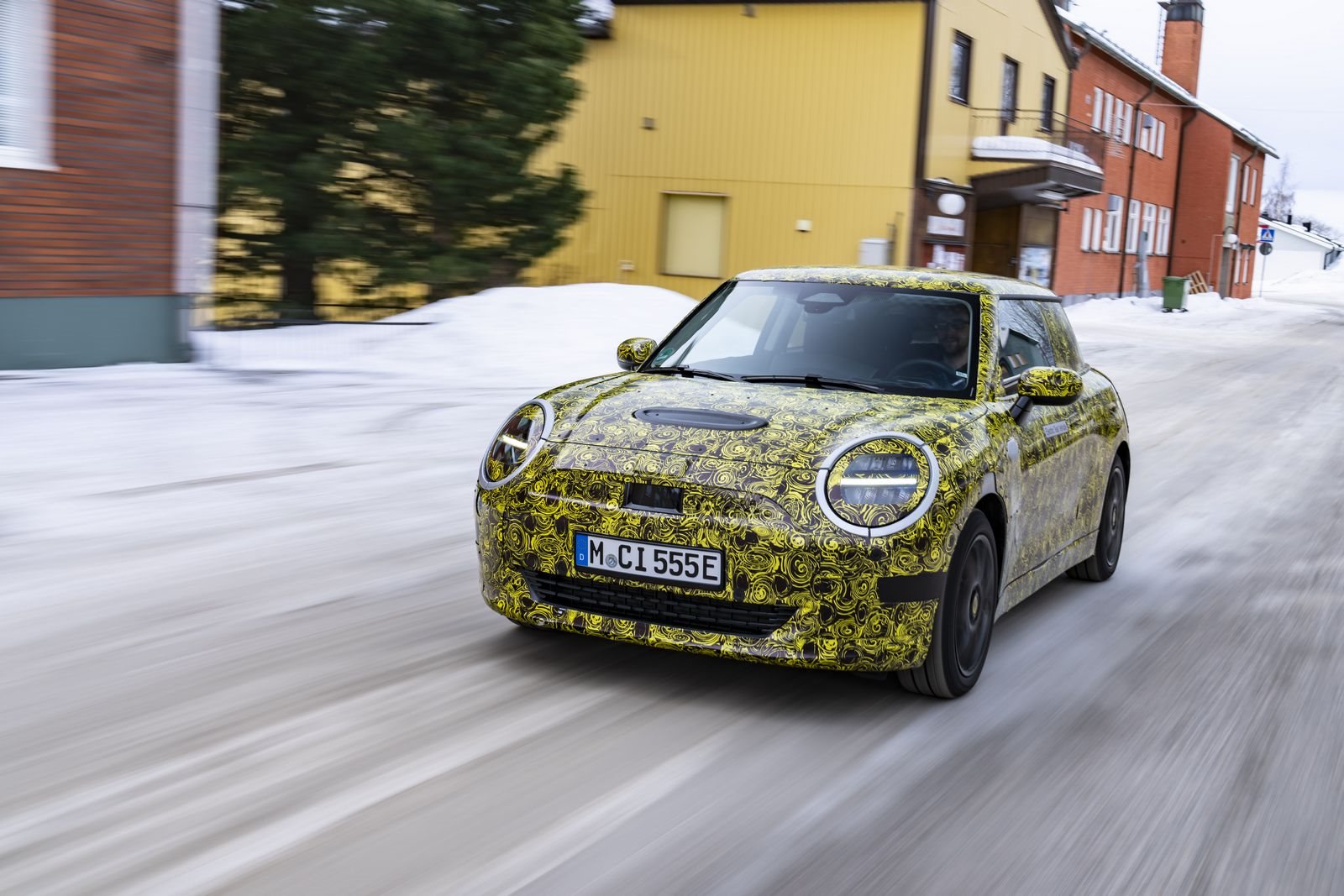 TOTALMENTE ELÉTRICO E REPLETO DE DIVERSÃO AO VOLANTE: O FUTURO MINI 3 PORTAS NA NEVE E NO GELO, foto 116