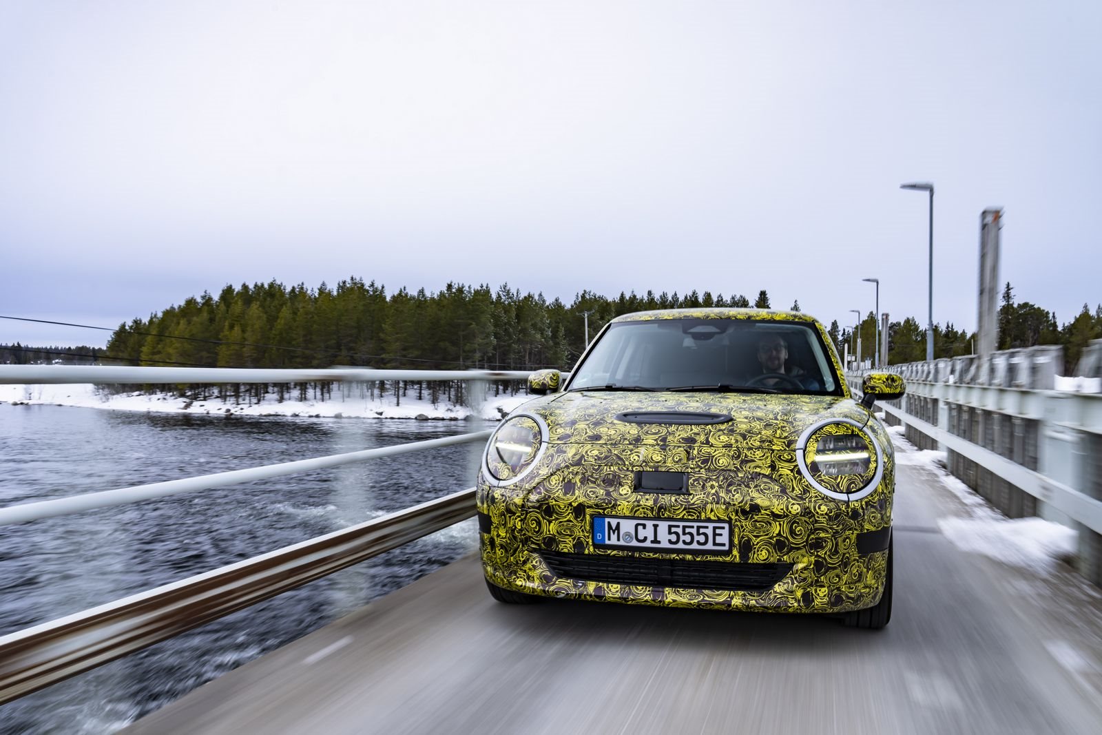 TOTALMENTE ELÉTRICO E REPLETO DE DIVERSÃO AO VOLANTE: O FUTURO MINI 3 PORTAS NA NEVE E NO GELO, foto 117