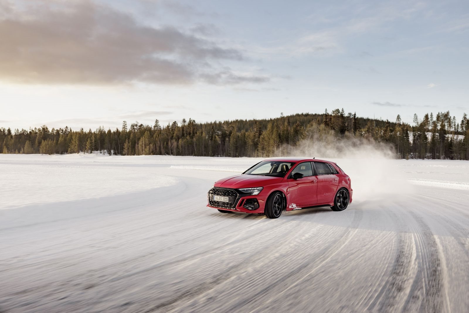 AUDI RS 3: DANÇANDO SOBRE A NEVE, foto 5