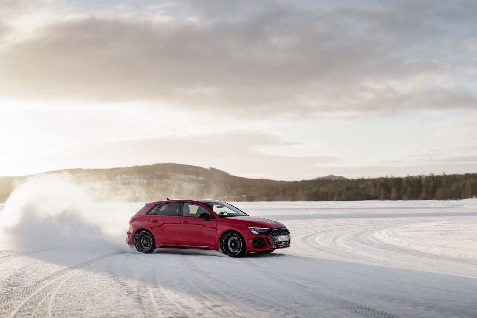 AUDI RS 3: DANÇANDO SOBRE A NEVE, foto 6