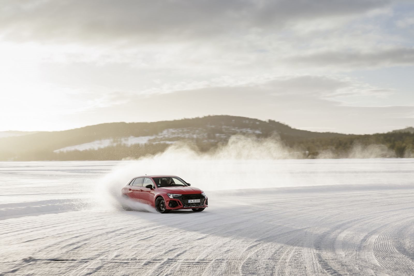 AUDI RS 3: DANÇANDO SOBRE A NEVE, foto 7